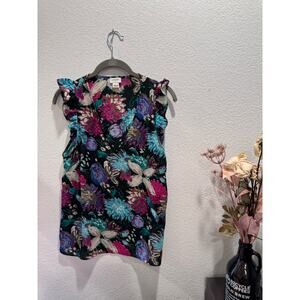J‎ crew Flower pattern sleevenesss/flutter sleeves Blouse size 6